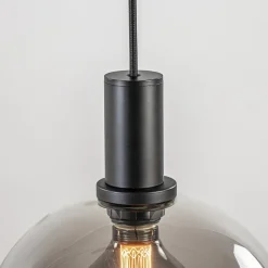 4-lichts eettafelhanglamp zwart met smoke glazen bollen><noscript><img width=