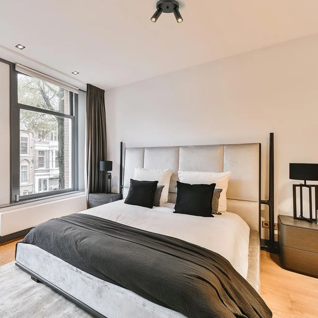 2-Lichts plafondspot mat zwart met gouden accent>Straluma Online